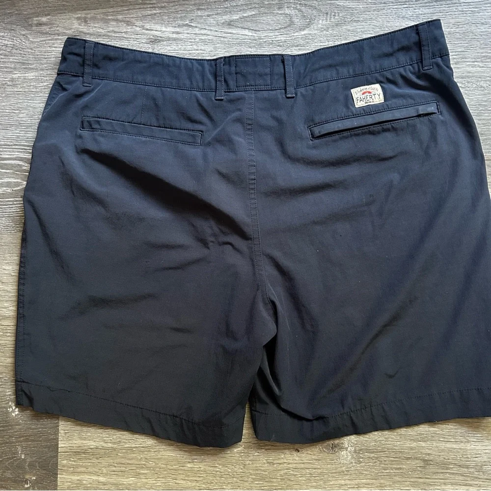 Faherty Men's Blue All Day Flat Front Shorts Waist 36 Inseam 7 Inches